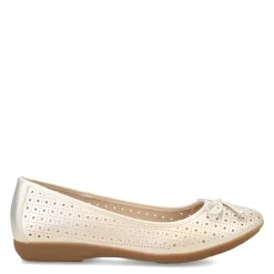 Women's Cliffs by White Mountain, Cheryl Flat